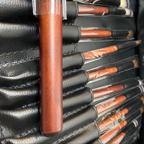 Profesional High Quality 26 Pcs Make Up Brush Set - Picture 11 of 13